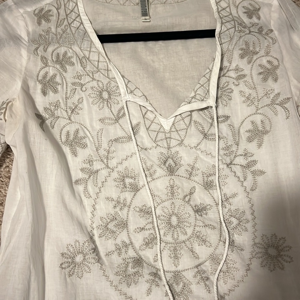 White Embroidered Women's swimsuit cover up - Picture 2 of 3